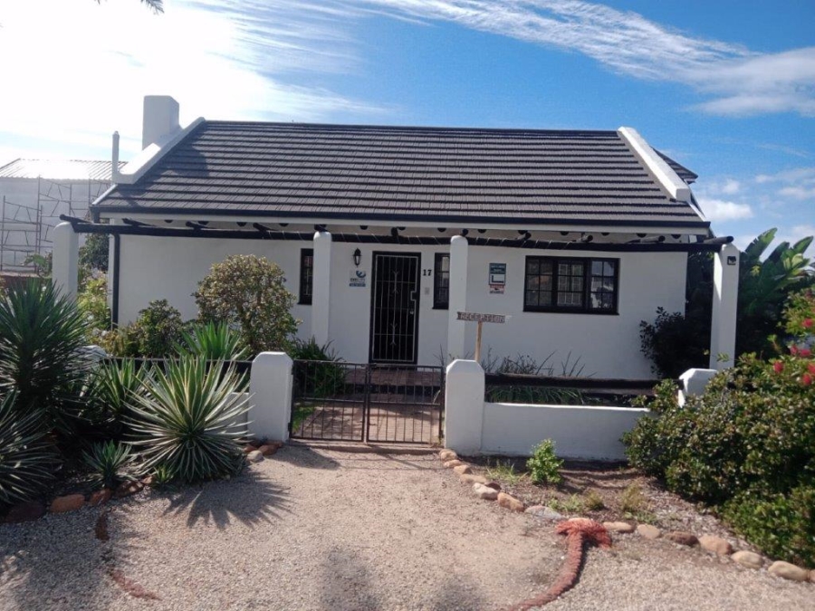 6 Bedroom Property for Sale in Wavecrest Eastern Cape
